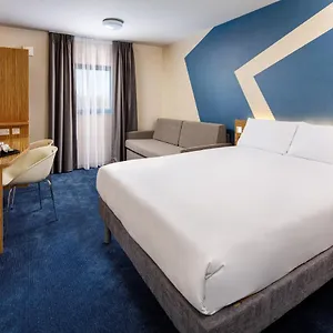 Ibis Budget London Heathrow Terminal 5 מלון הית'רו