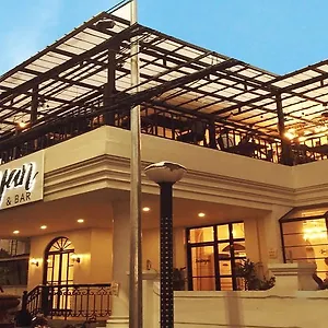 Ostello Tambayan Capsule & Bar